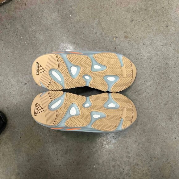 Yeezy Boost 700 'Carbon Blue' FW2498 Size 10.5 US Men New With Defect Good Box - Picture 5 of 8